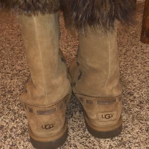 UGG FUR LINED boots.Paid $250 asking $95.Gorgeous.